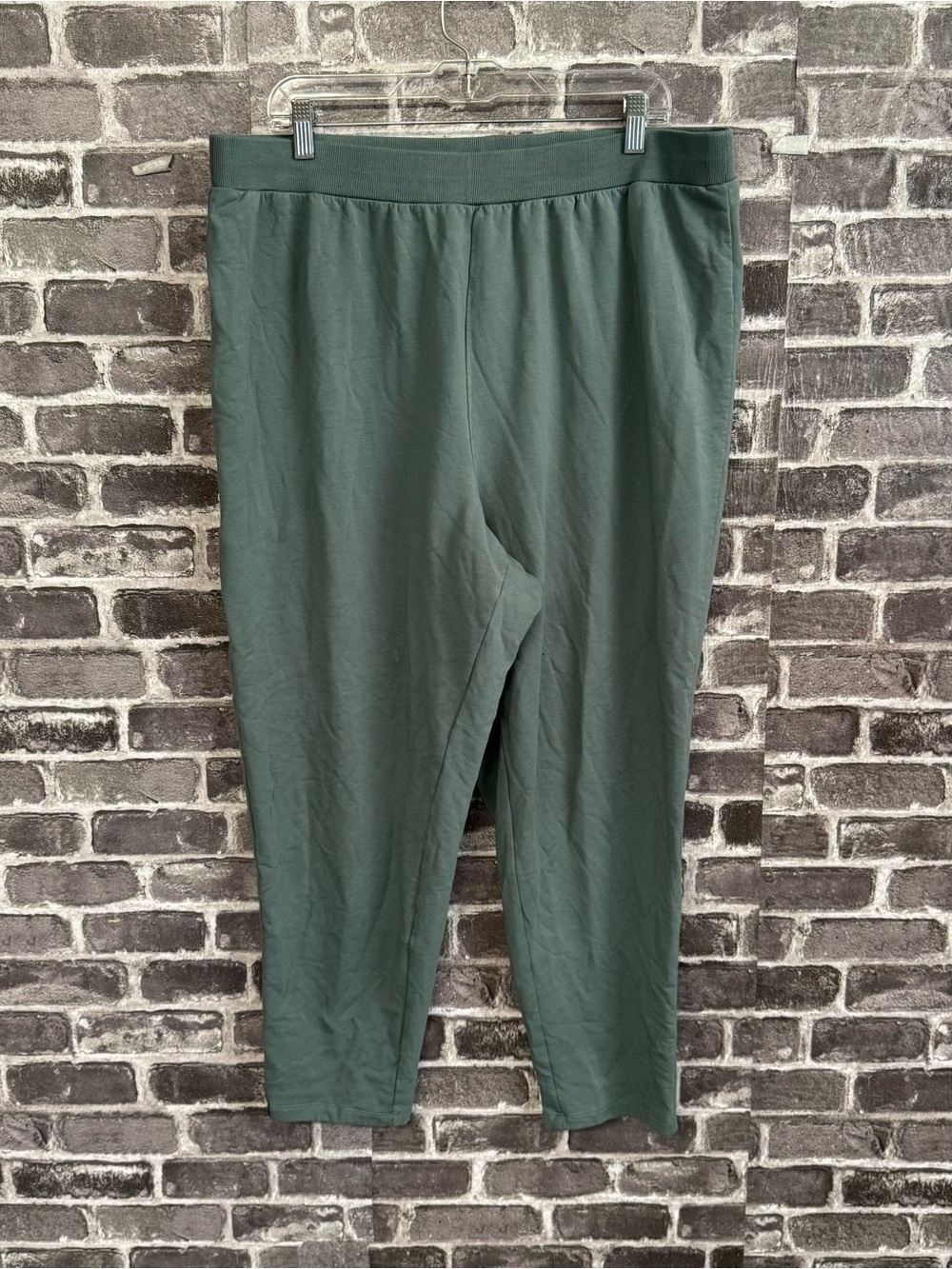 Barefoot Dreams sweatpants straight leg Green